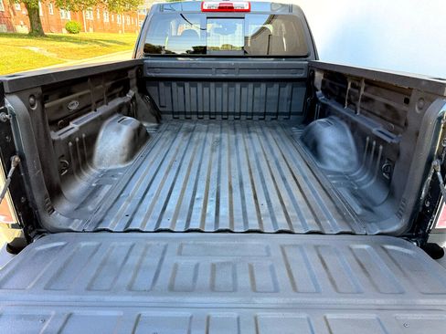 Used 2018 GMC Canyon SLE w/ SLE Convenience Package image 14