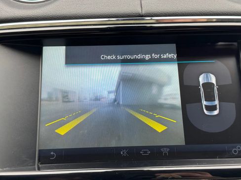 Used 2016 Jaguar XJ R-Sport image 23