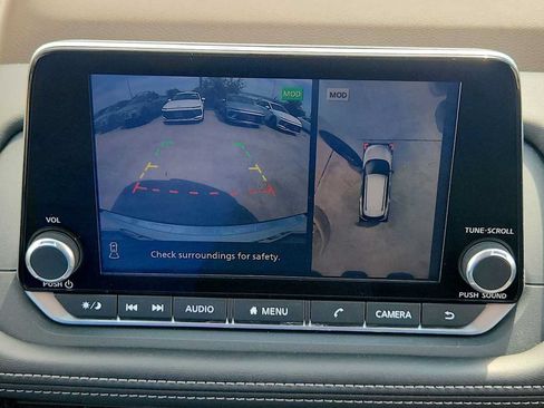 Used 2021 Nissan Rogue SV FWD image 15