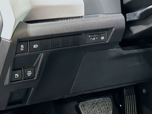 New 2025 Toyota Sienna XSE FWD image 8