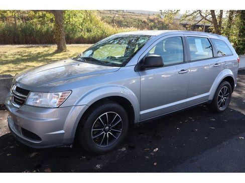 Used 2015 Dodge Journey FWD image 2