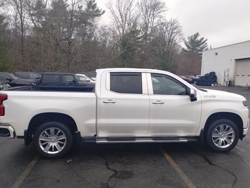 Used 2020 Chevrolet Silverado 1500 High Country image 2