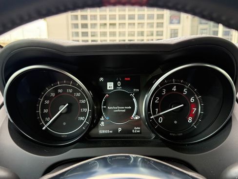 Used 2020 Jaguar F-TYPE Checkered Flag image 20