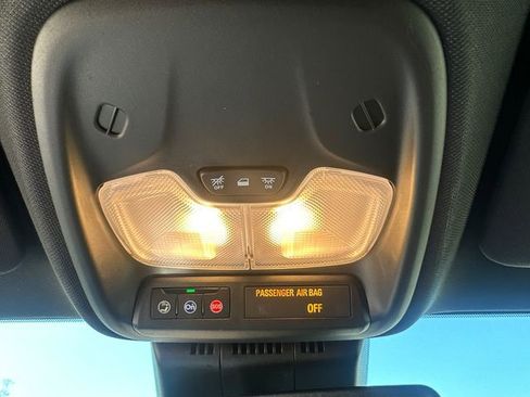 Used 2024 Chevrolet Colorado Z71 w/ Z71 Convenience Package 2 AWD/4WD image 42