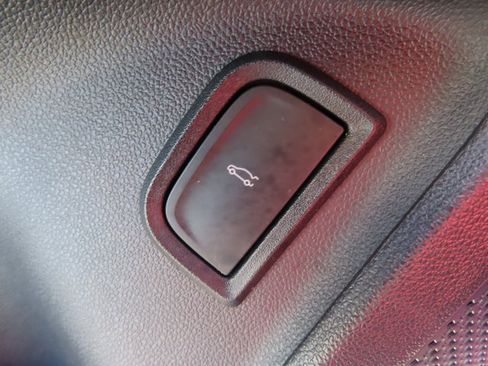 Used 2024 Chevrolet Blazer EV RS image 12