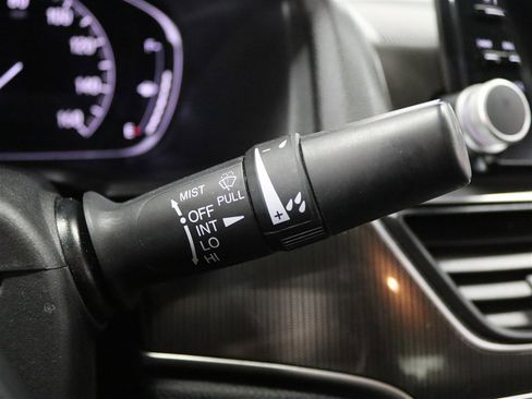 Used 2018 Honda Accord Sport image 31