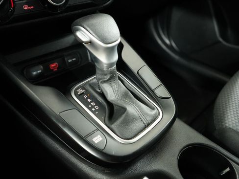 Used 2022 Kia Soul LX w/ Technology Package FWD image 16