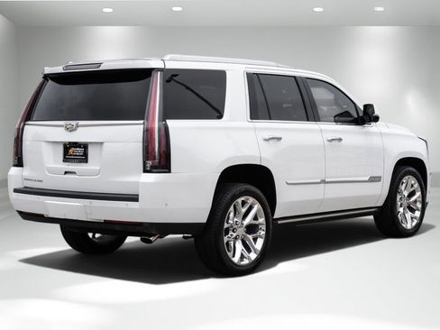 Used 2019 Cadillac Escalade Platinum AWD/4WD image 7