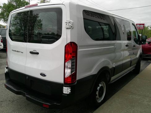 Used 2017 Ford Transit 150 XL image 5