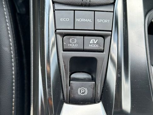 Certified 2025 Toyota Camry SE FWD image 27