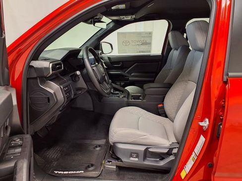 Used 2026 Toyota Tacoma 4x4 Double Cab image 24