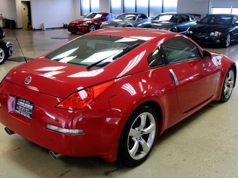 Used 2006 Nissan 350Z Base w/ (N93) Cargo Convenience Pkg image 7