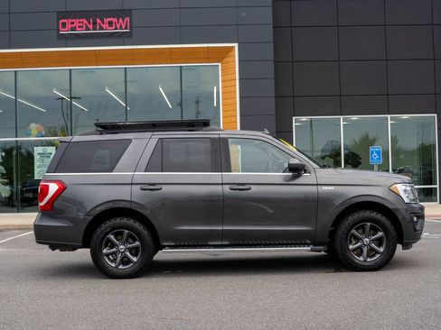Used 2021 Ford Expedition XLT w/ FX4 Off-Road Package AWD/4WD image 4