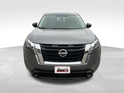 Used 2024 Nissan Pathfinder S image 9