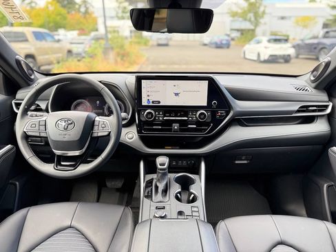 Certified 2026 Toyota Highlander XSE AWD/4WD image 25