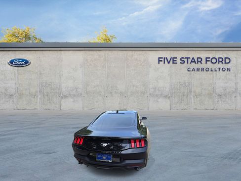 Used 2024 Ford Mustang Coupe image 7