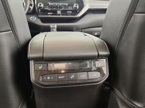 Used 2021 Toyota Highlander Limited image 30