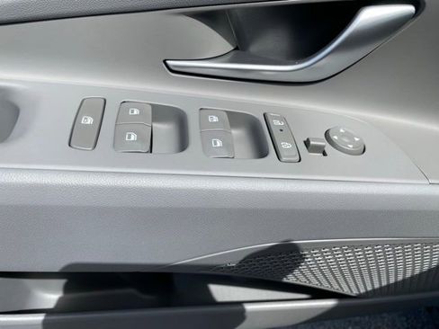 New 2025 Hyundai Elantra Sport FWD image 12