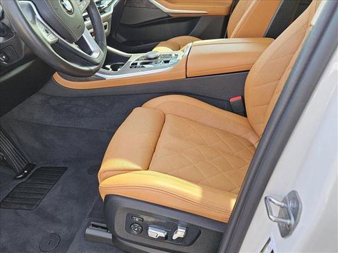 Certified 2023 BMW X7 xDrive40i w/ Premium Package image 16