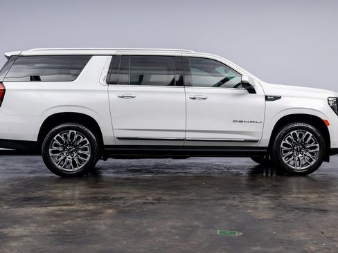 Used 2023 GMC Yukon XL Denali Ultimate image 24