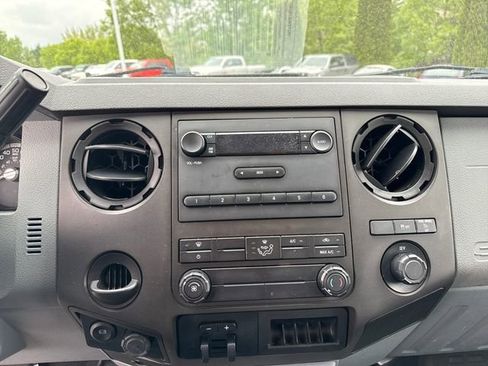 Used 2016 Ford F250 XL w/ Camper Package RWD image 19