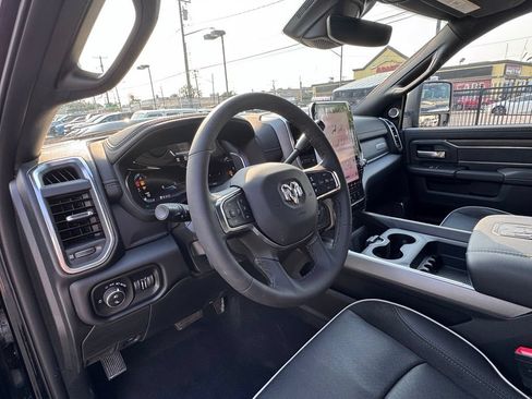 Used 2025 RAM 2500 Laramie AWD/4WD image 13