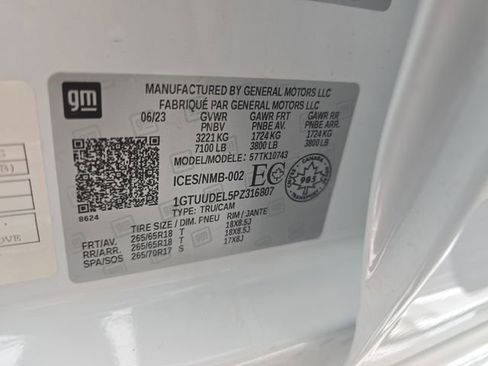 Used 2023 GMC Sierra 1500 SLT w/ SLT Convenience Package image 29