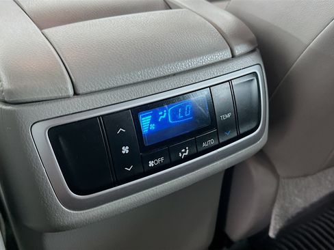 Used 2017 Toyota Highlander XLE AWD/4WD image 27