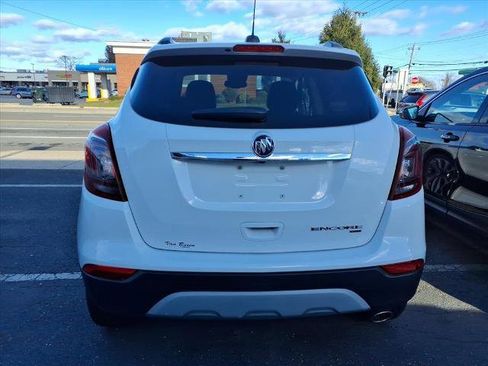 Used 2022 Buick Encore Preferred w/ Safety Package image 6