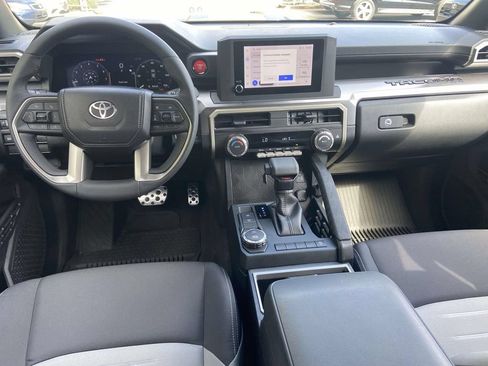 Used 2025 Toyota Tacoma TRD Sport RWD image 9