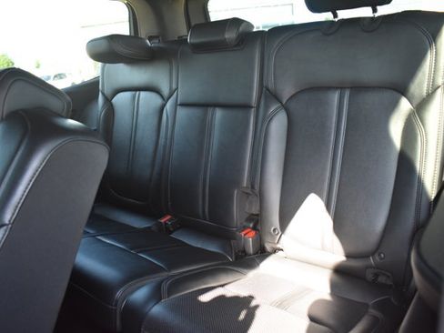 Used 2024 Jeep Wagoneer Series II w/ Flexible Seating Group AWD/4WD image 16