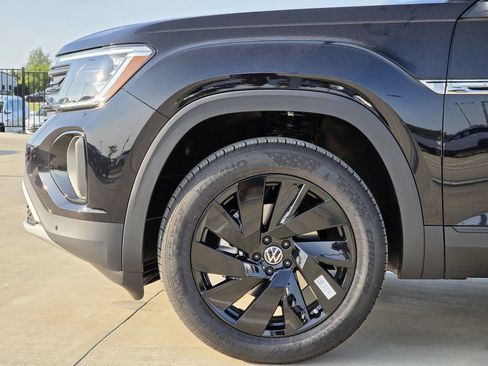 New 2026 Volkswagen Atlas Cross Sport SE FWD image 7