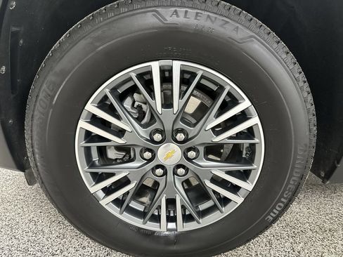 Used 2024 Chevrolet Traverse LT w/ LPO, Floor Liner Package AWD/4WD image 16