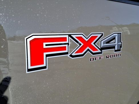 New 2026 Ford F250 Lariat w/ Lariat Premium Package image 9