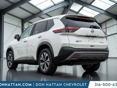 Used 2023 Nissan Rogue SV image 30
