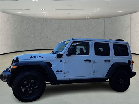 Used 2023 Jeep Wrangler Unlimited w/ Sun & Screen Package image 7