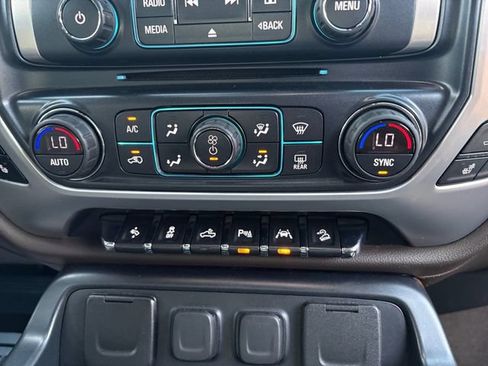 Used 2018 GMC Sierra 1500 SLT AWD/4WD image 4