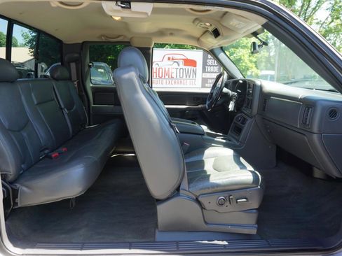 Used 2007 Chevrolet Silverado 2500 LT w/ Onstar Plus Package AWD/4WD image 21