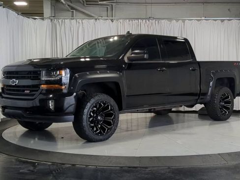 Used 2018 Chevrolet Silverado 1500 LT w/ True North Edition AWD/4WD image 5