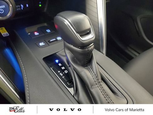 Used 2021 Toyota Venza XLE image 34