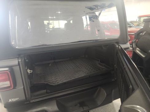 Used 2023 Jeep Wrangler Unlimited Sport image 12