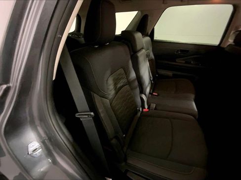 Used 2025 Nissan Pathfinder SV AWD/4WD image 23