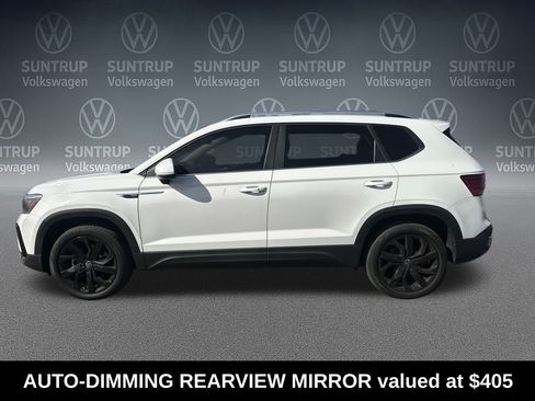 Used 2023 Volkswagen Taos SE w/ Black Wheel Package image 2