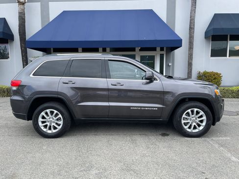 Used 2016 Jeep Grand Cherokee Laredo w/ Quick Order Package 23E RWD image 4