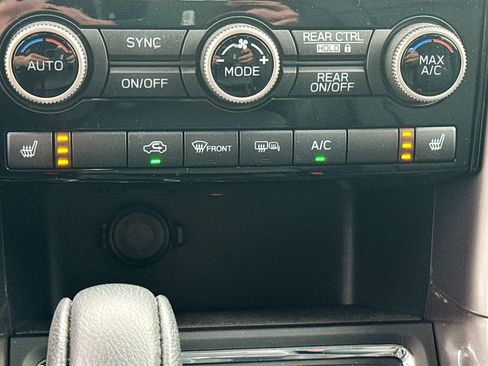 Used 2020 Subaru Ascent Limited w/ Technology Package AWD/4WD image 21