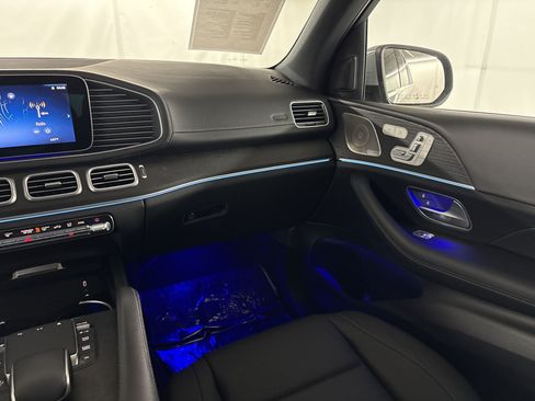 Used 2025 Mercedes-Benz GLS 450 4MATIC image 30