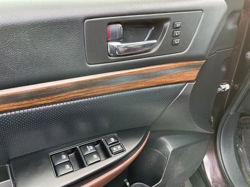 Used 2013 Subaru Outback 3.6R Limited w/ Special Appearance Pkg image 12