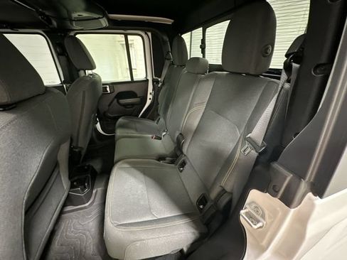 Used 2024 Jeep Gladiator Sport AWD/4WD image 14