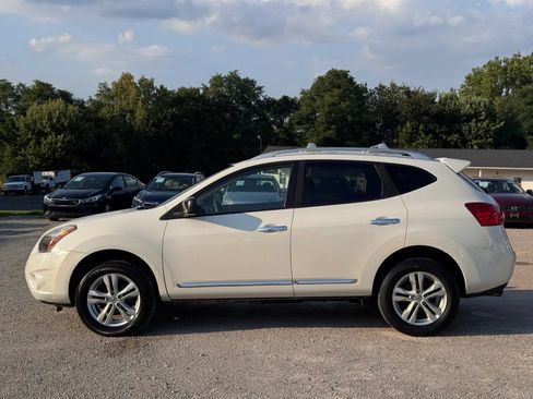 Used 2015 Nissan Rogue S w/ Convenience Package AWD/4WD image 12