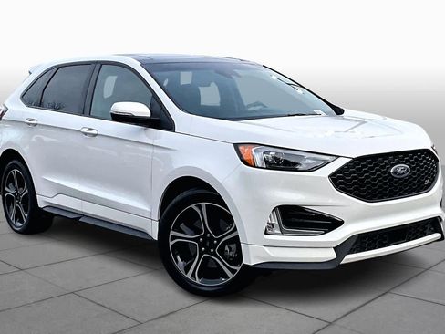 Used 2020 Ford Edge ST w/ Cold Weather Package image 3